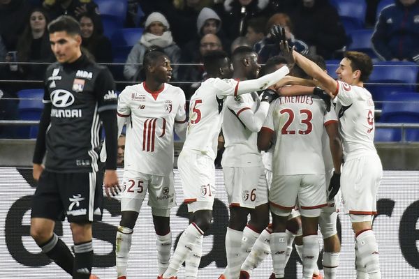 La joie des joueurs du LOSC après le but de Thiago Mendes