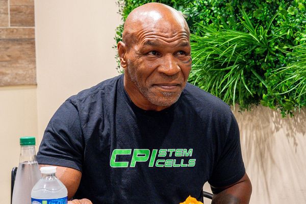 Mike Tyson a été vu mardi dernier, dans une pâtisserie à Cap 3000 en flagrant délit de gourmandise.