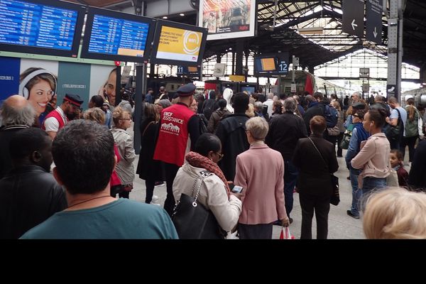 La Gare Saint-Lazare pendant la grève le 26 avril dernier