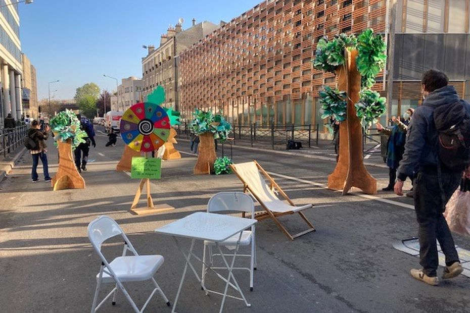 “Save our children”, symbolic action in front of the Pleyel-Anatole France school threatened by a road interchange project