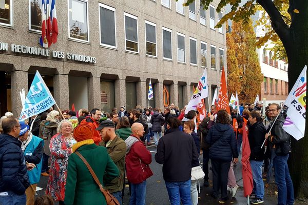 A Reims, le cortège s'est rassemblé ce lundi à 10 heures devant la maison des syndicats.