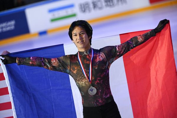 Le patineur artistique Adam Siao Him Fa sera le seul français à participer à la Coupe de Chine. Il s'est entrainé à Nice avant son départ ce mardi 7 novembre. Espérons qu'il brandira de nouveau le drapeau bleu-blanc-rouge !