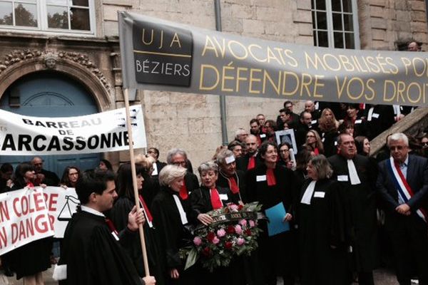 A Béziers, les avocats grévistes ont été rejoints par des membres du barreau de Carcassonne.