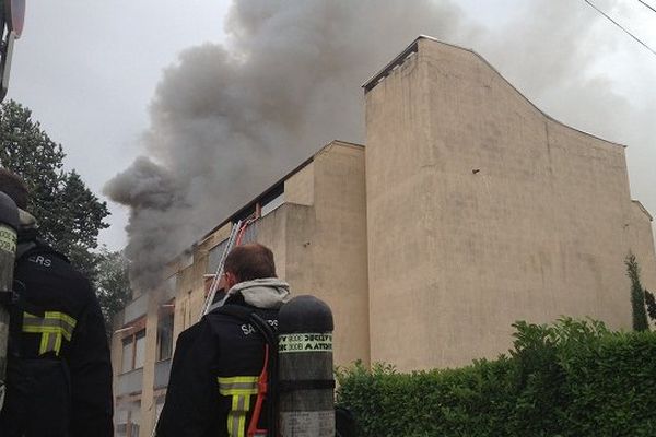 Le feu a rapidement gagné tous les étages