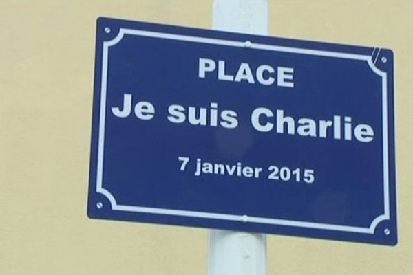 La place Je Suis Charlie à La Tremblade (17)