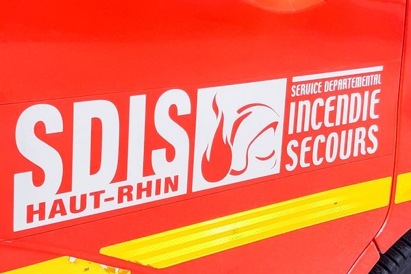 Une vingtaine de pompiers du Haut-Rhin sont intervenus dans la nuit du 4 au 5 mars à Rustenhart, deux personnes sont mortes dans un accident