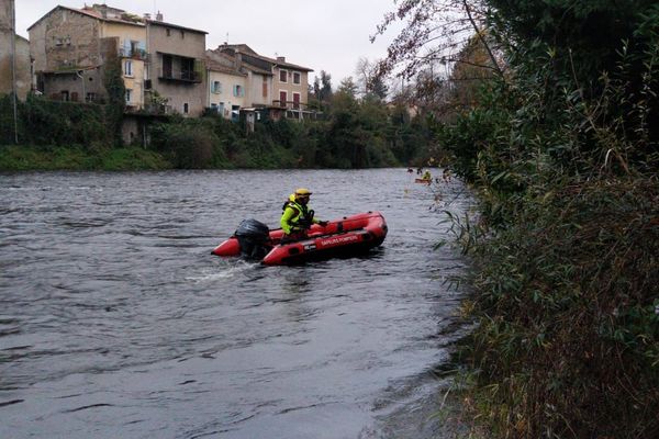 Des pompiers spécialisés en sauvetage aquatique oavaient entamé des recherches dès mardi 26 novembre dans la rivière de l'Ariège.