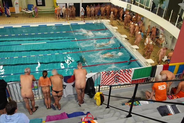 Au Havre, les nageurs naturistes du monde entier en compétition le 26 octobre 2024. (fermée au public)."On est fluide dans l'eau, c'est formidable, il faut oser" nous disent-ils.