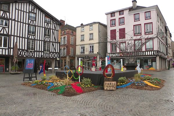 13 jardins éphémères aux couleurs des jeux Olympiques ornent le centre-ville de Châlons-en-Champagne