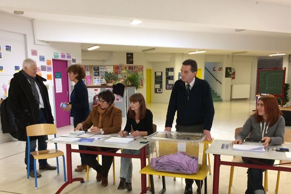 La commune de Haute-Garonne a dû organiser des élections municipales anticipées suite à des démissions en cascade. Ce dimanche, les habitants ont le choix entre 3 listes qui se maintenues au second tour.