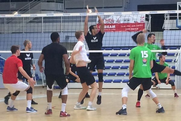 Le Rennes Volley 35 à l'entraînement avant la reprise de la compétition