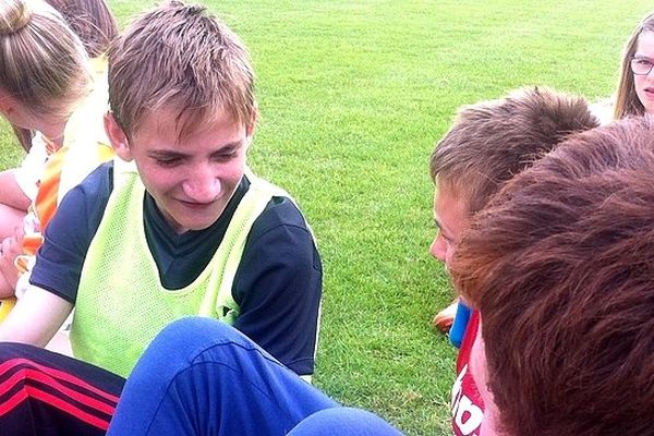 Matthias a pu reprendre les entraînements de foot grâce à la greffe de poumons dont il a bénéficié