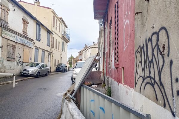 Un homme de 19 ans a été mortellement blessé d'une balle dans la tête samedi soir dans la rue François-Barbini, dans le 3e arrondissement de Marseill.