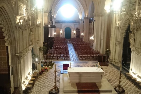 Pas de messe jusqu'à la fin de l'hiver à l'église St-Léger de Cognac en Charente.