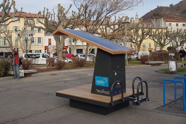 La station fonctionne grâce à l'énergie solaire