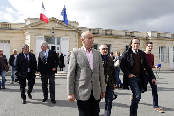 Alain Juppé peut se réjouir, il est réélu dans un fauteuil à la mairie de Bordeaux