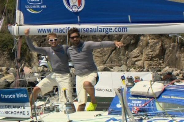 Fabien Delahaye et Yoann Richomme à leur arrivée aux Antilles lundi soir