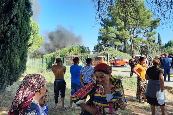 Incendie et évacuations au camp de Roms du Zénith à Montpellier le 31 août 2021