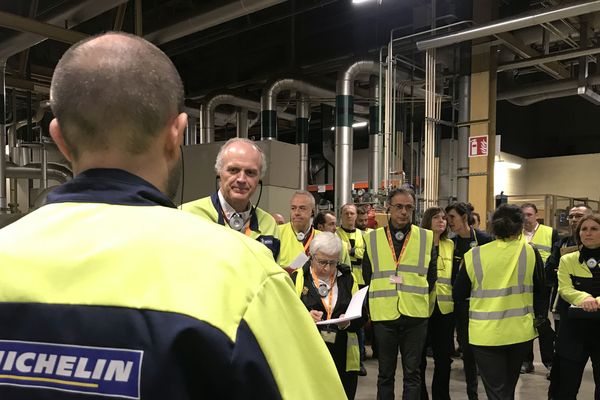 Florent Menegaux, le PDG de Michelin, était en visite à Clermont-Ferrand lundi 2 décembre sur le site des Gravanches. 