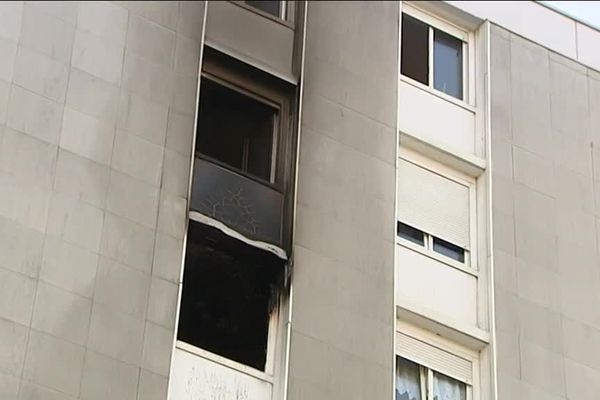 Le feu a pris dans cet immeuble au 6ème étage de la rue Piémont