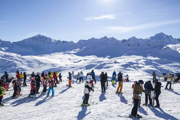 Les stations de ski des Alpes du Nord ont vu leur fréquentation en hausse lors de ces vacances d'hiver par rapport à l'année dernière, indique l'ANMSM ce jeudi 7 mars.