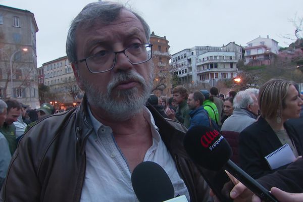 Jean Graziani, oncle du trentenaire originaire de Corse grièvement blessé lors d'un rassemblement "antibassines" à Sainte-Soline et actuellement dans le coma.