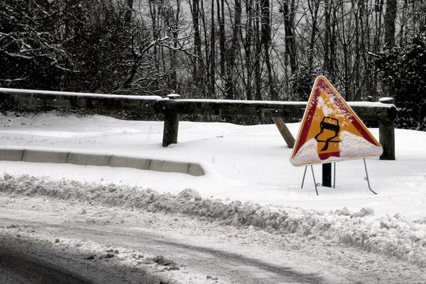 L'accès à l'Andorre est rendu difficile par la neige et le verglas.