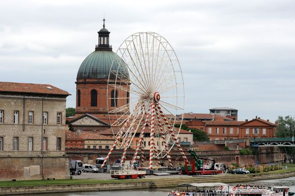 Grande Roue installée lors des éditions Toulouse plages