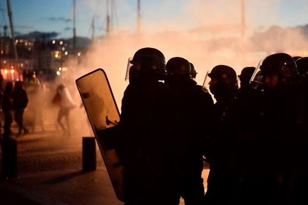 15 personnes ont été blessées parmi les forces de l'ordre lors de la manifestation des gilets jaunes à Marseille le samedi 19 janvier.