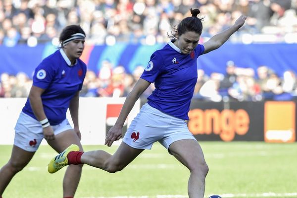 La joueuse de l'ASM Romagnat Jessy Trémoulière fait partie des 24 joueuses sélectionnées face à l'Angleterre lors du premier match du Tournoi des six nations.