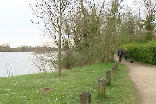 C'est dans cette forêt en bord de la Loire que le corps calciné de Karim Khemali a été retrouvé dans une valise le 30 mars dernier.