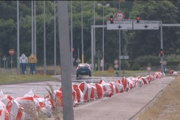 Ce dimanche, les coureurs traversereont Cherbourg, une ville qui sera coupée en deux d'est en ouest.