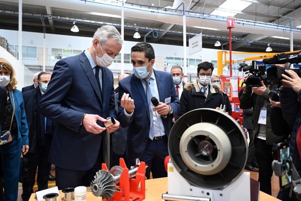 En visite chez Liebherr-Aerospace à Toulouse, le 22 janvier 2021, le ministre de l’Economie Bruno Lemaire a promis que "tout sera fait pour sauver la filière aéronautique".