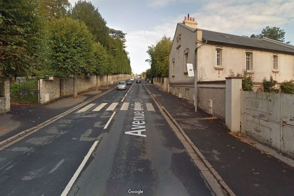 Avenue de Creully, trois familles ont été expulsées vers 9 heures ce jeudi 20 juin 2019.