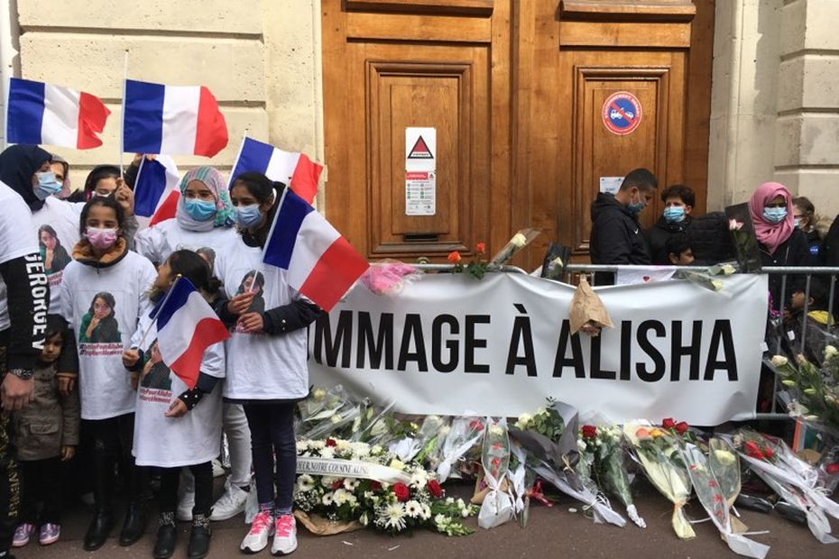 A white march in memory of Alisha, killed by schoolmates in Argenteuil