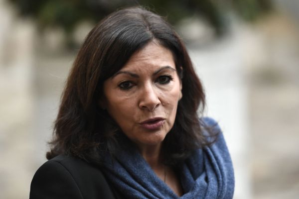 La maire de Paris Anne Hidalgo s'était rendue sur une étape du Tour de France en Savoie à bord d'un hélicoptère.