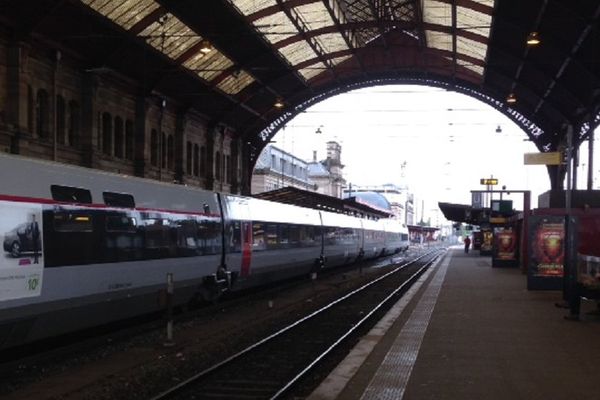 Quai désert en gare de Strasbourg