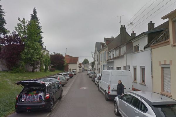 L'adolescent a chuté d'un immeuble rue Fayet.