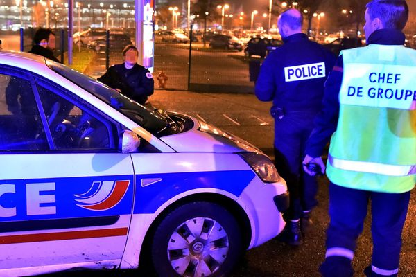 Les policiers le soir des tirs