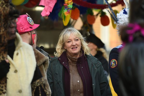 Charlotte de Turckheim tourne "Meurtre à Dunkerque" dans le cadre du carnaval, Bande de Rosendael, Dunkerque le 09/02/2016