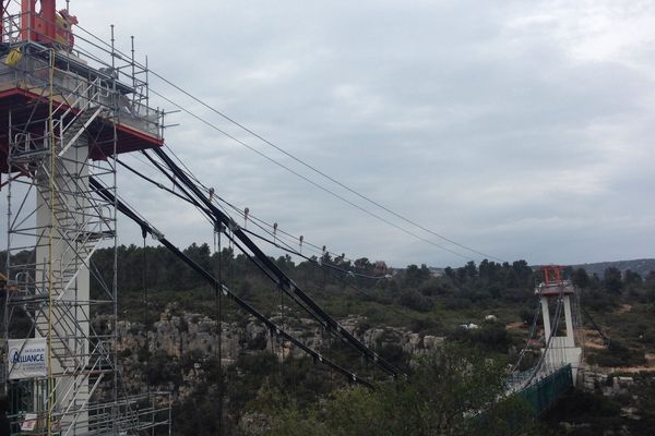 L' Aqueduc le bachi, aqueduc à Rians dont les travaux de rénovation ont débuté vendredi soir.