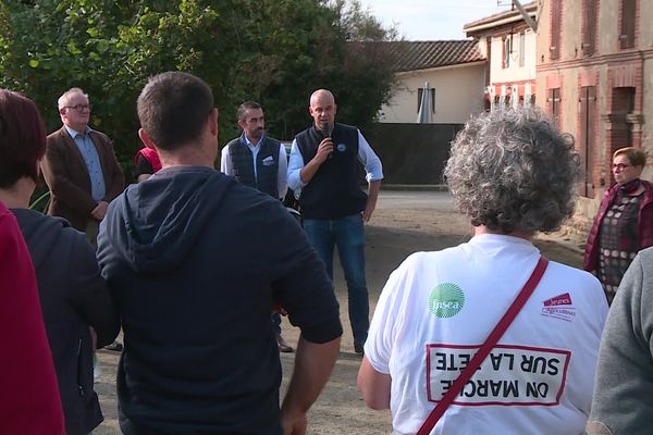 Arnaud Rousseau, le président ed la Fnsea en visite à Merville(31° est venu à la rencontre d'agriculteurs toujours en colère et inquiets pour leur avenir.