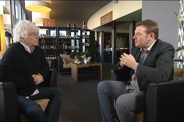 Jean Jacques Annaud se confie à Jacques Perrotte avant la sortie de son dernier film " le dernier loup" 