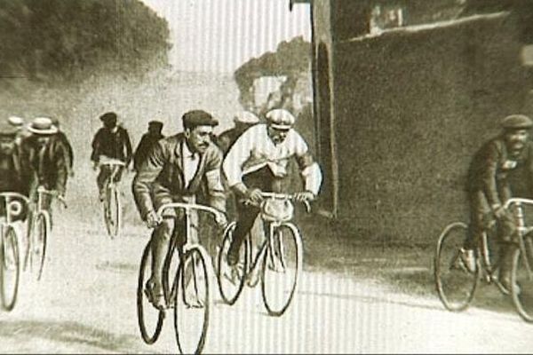 En 1913, deux échappés s'étaient présentés au contrôle à Nevers