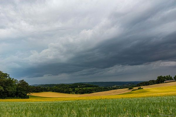 Ciel chargé à Beauregard-de-Terrasson (24)