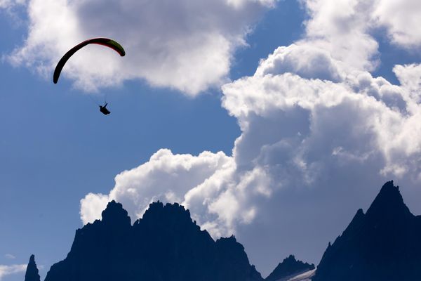 Un homme âgé de 63 ans a perdu la vie alors qu'il effectuait un vol en parapente à Chamonix - 4 octobre 2022