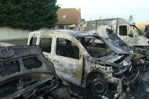 Les cinq véhicules de la famille Jakiéla à Bellaing ont tous été brûlés.