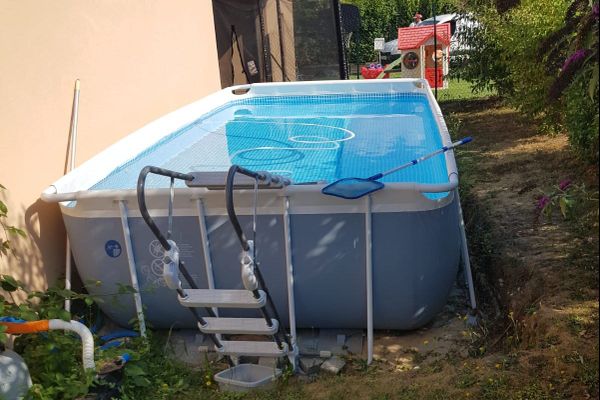 Les piscines peuvent être dangereuses pour les plus petits. 