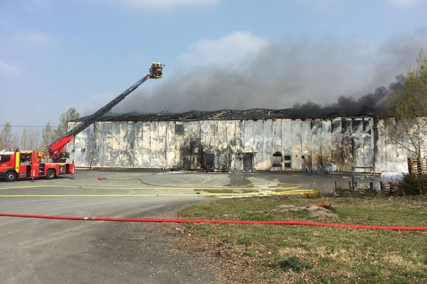 L'incendie a détruit un bâtiment de 1000 m²