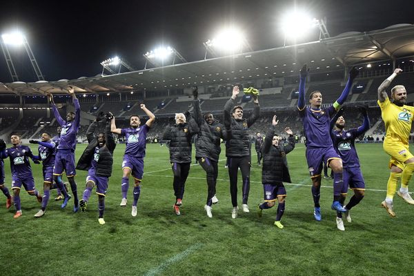 Sans Balotelli, en instance de départ, ni Saint-Maximin, blessé, ni Dante et Atal, suspendus, les hommes de Patrick Vieira ont craqué dans les cinq dernières minutes de la première période... Et fait la joie des Toulousains !